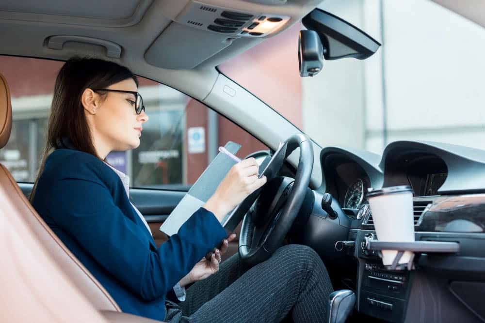 Suivi de carte grise : guide complet en 2026 3 Peut-on rouler en attendant la réception de la carte grise